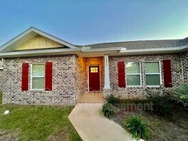 3370 Wild Hare Ln in Crestview, FL - Building Photo