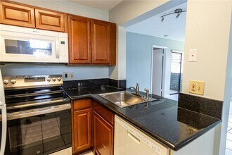 14913 SW 104th St in Miami, FL - Building Photo - Building Photo