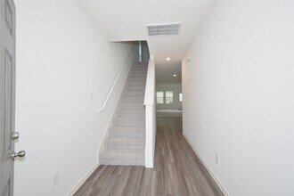 15291 Abella Dr in Montgomery, TX - Building Photo - Building Photo