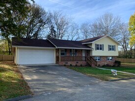 3076 Speicher Cir in Hixson, TN - Building Photo