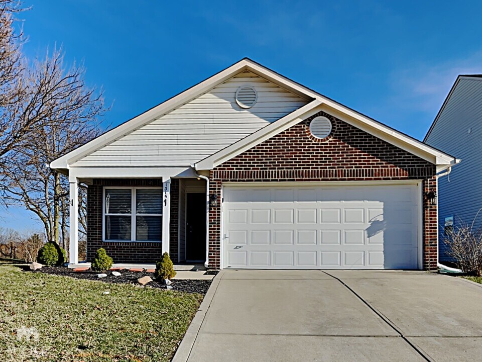 1315 Osprey Way in Greenwood, IN - Building Photo