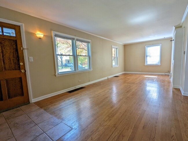 514 N Emerson St in Mount Prospect, IL - Building Photo - Building Photo