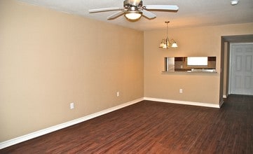 Orange Navy in Orange, TX - Building Photo - Interior Photo