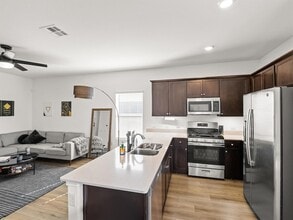 2729 Louris Ln in Pflugerville, TX - Foto de edificio - Building Photo