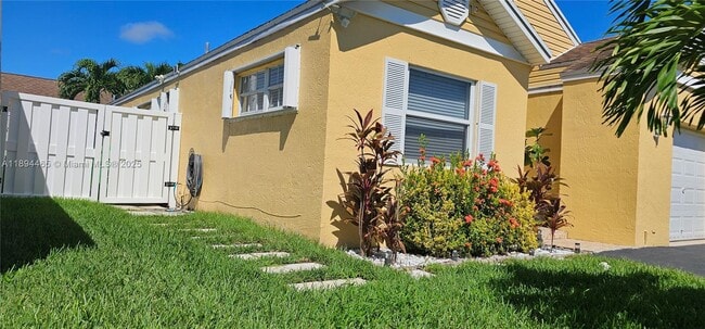 277 SW 159th Terrace in Sunrise, FL - Building Photo - Building Photo