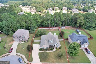 1141 Carillon Dr SE in Conyers, GA - Foto de edificio - Building Photo