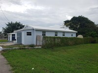 274 Adams Pl in Pahokee, FL - Foto de edificio - Building Photo