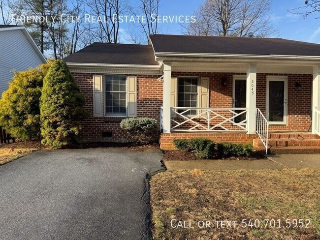 2045 Fieldale Pl in Harrisonburg, VA - Building Photo - Building Photo