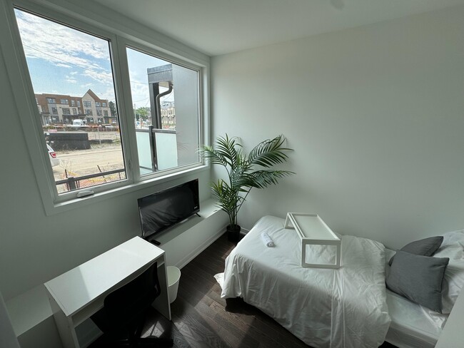 80 Grn Gdns Blvd in Toronto, ON - Building Photo - Building Photo