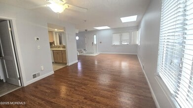 90 Northrup Dr in Brick, NJ - Building Photo - Building Photo