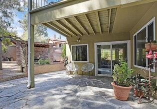 405 Cunningham Way in San Bruno, CA - Foto de edificio - Building Photo