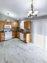 7831 Clevedon St in St. Louis, MO - Building Photo - Building Photo