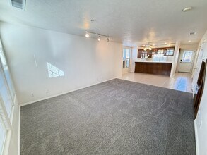 1200 Glen Canyon Dr in Page, AZ - Building Photo - Building Photo