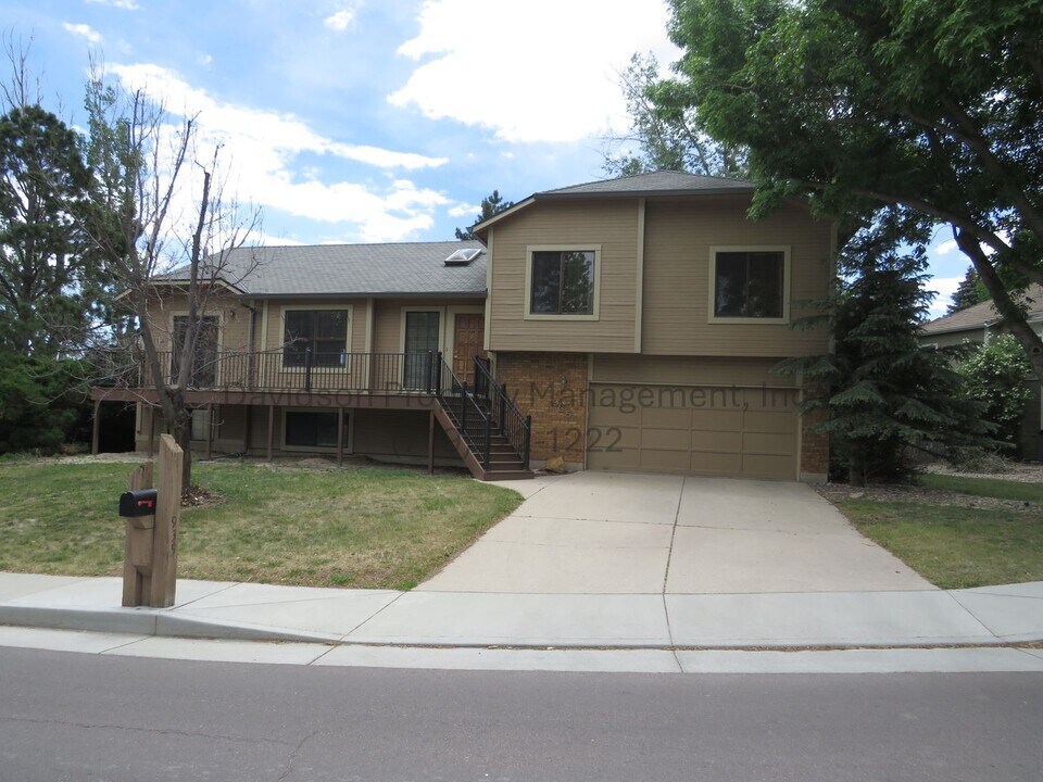 935 Popes Valley Dr in Colorado Springs, CO - Building Photo