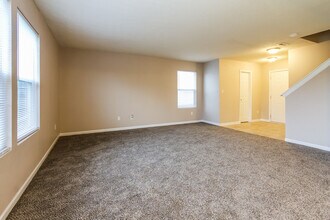 8133 Whistlewood Dr in Indianapolis, IN - Building Photo - Building Photo