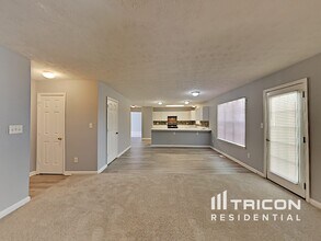 915 Shadow Lake Dr in Lithonia, GA - Building Photo - Building Photo