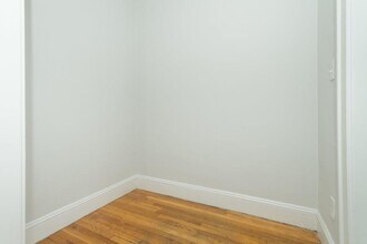 136 Highland Ave in Somerville, MA - Foto de edificio - Building Photo