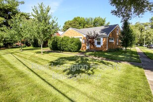 1771 Harrodsburg Rd in Lexington, KY - Building Photo