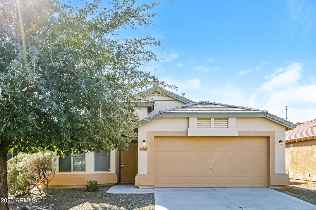 41247 W Sanders Way in Maricopa, AZ - Building Photo