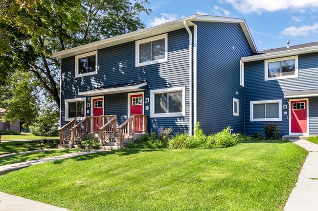533 Misty Meadow Blvd in Hartford, WI - Building Photo - Building Photo