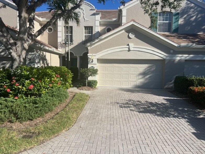 5264 Bouchard Cir in Sarasota, FL - Foto de edificio