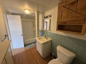 323 N Stonewall Ave in Ada, OK - Building Photo - Building Photo