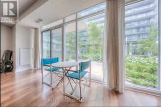 90-190 Stadium Rd in Toronto, ON - Building Photo - Building Photo