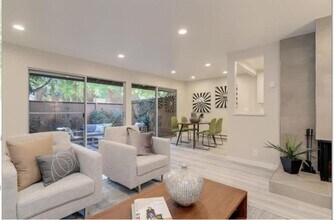 500 W Middlefield Rd in Mountain View, CA - Building Photo - Building Photo