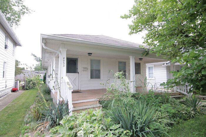 4937 W 11th St in Indianapolis, IN - Building Photo