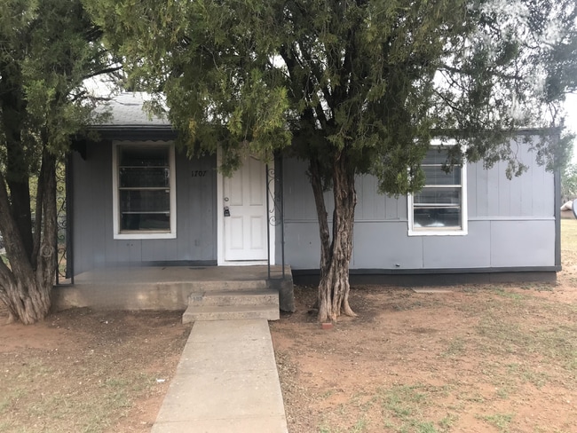 property at 1707 E 27th St