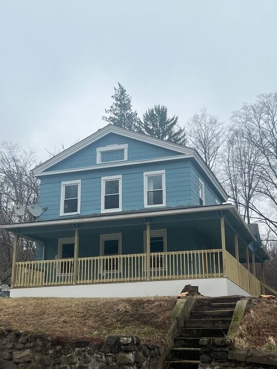 8-10 Rimmon St in Seymour, CT - Building Photo