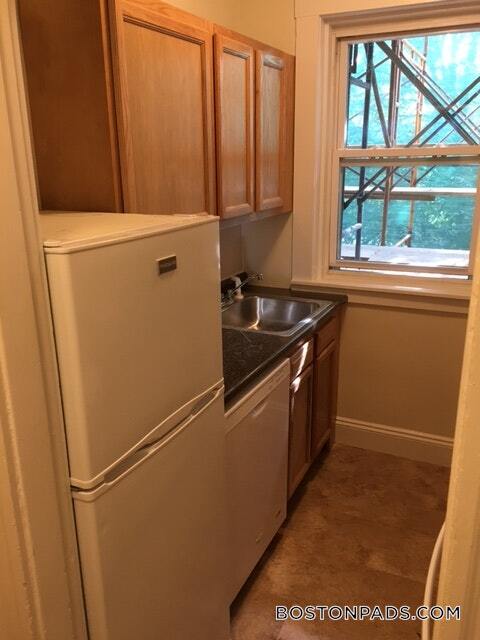 1163 Boylston St, Unit 24 in Boston, MA - Building Photo - Building Photo