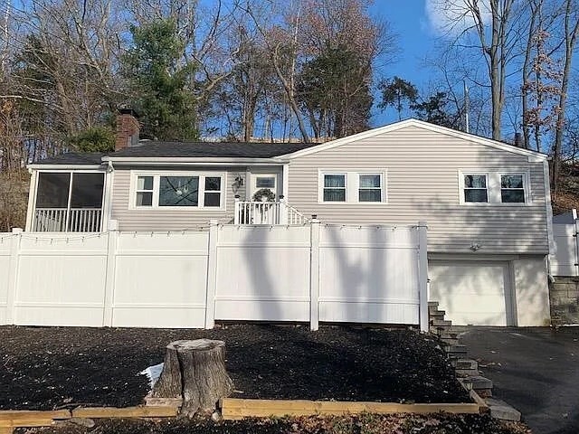 15 Livingstone Ln in Waltham, MA - Building Photo