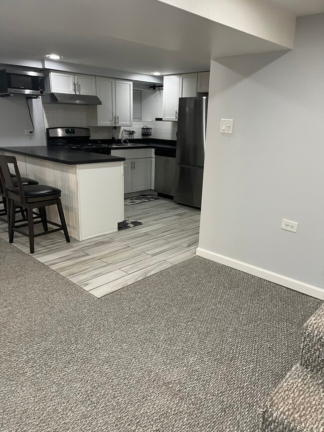 860 N Sacramento Blvd, Unit Garden in Chicago, IL - Building Photo - Building Photo