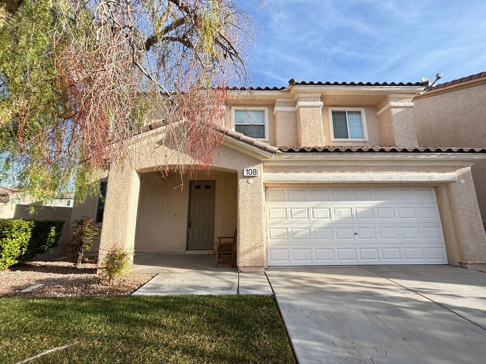 108 Country Greens Ave in Las Vegas, NV - Building Photo