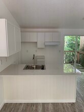 4950 SW 45th Ave, Unit 16 in Portland, OR - Foto de edificio - Building Photo