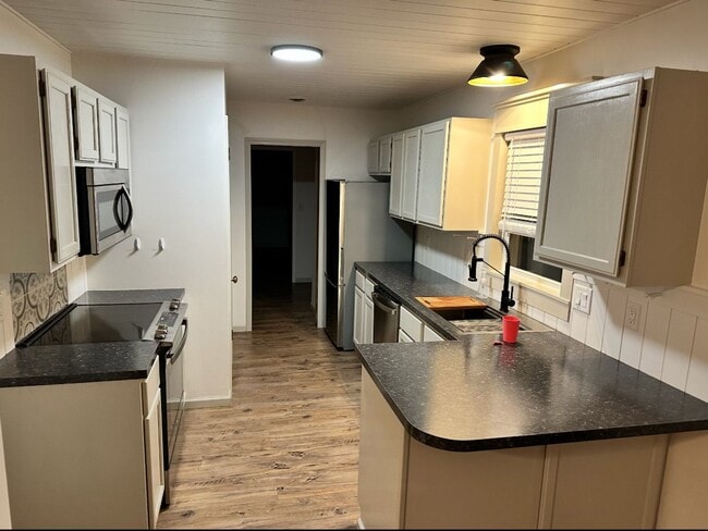 8710 US-24 in Manhattan, KS - Building Photo - Building Photo