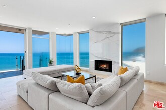 43250 Pacific Coast Hwy in Malibu, CA - Building Photo - Building Photo