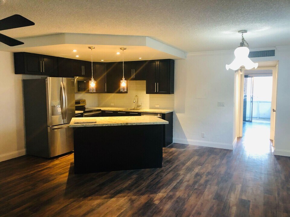695 Normandy O in Delray Beach, FL - Building Photo
