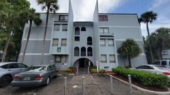 1950 N Congress Ave in West Palm Beach, FL - Building Photo