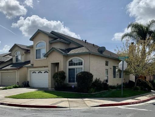 880 Woodcreek Way in Gilroy, CA - Building Photo