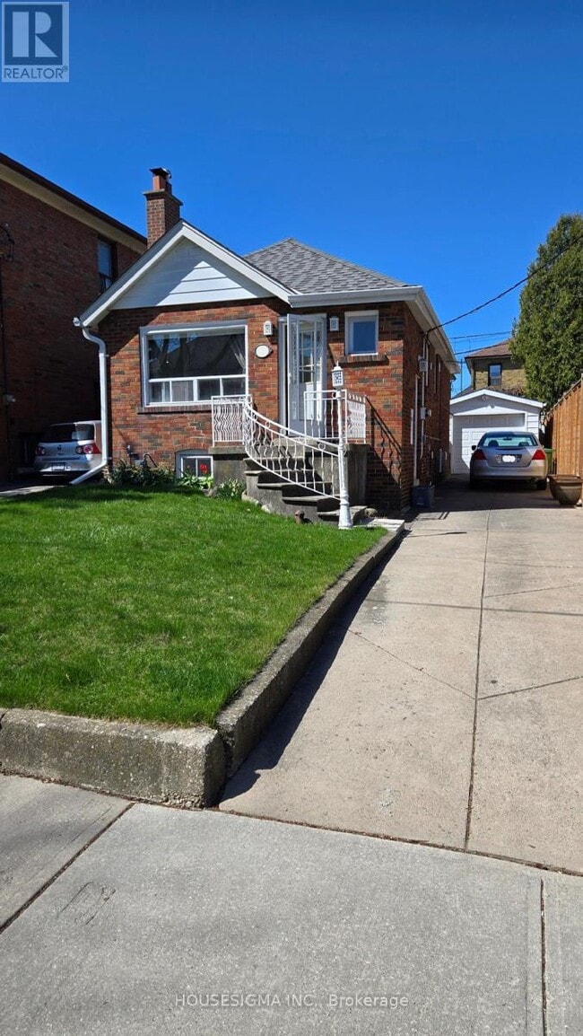 property at 212 Winnett Ave