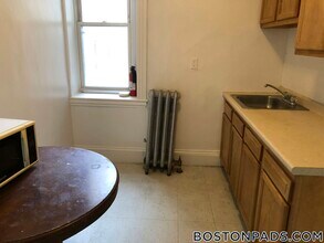 1375 Commonwealth Ave in Boston, MA - Building Photo - Building Photo