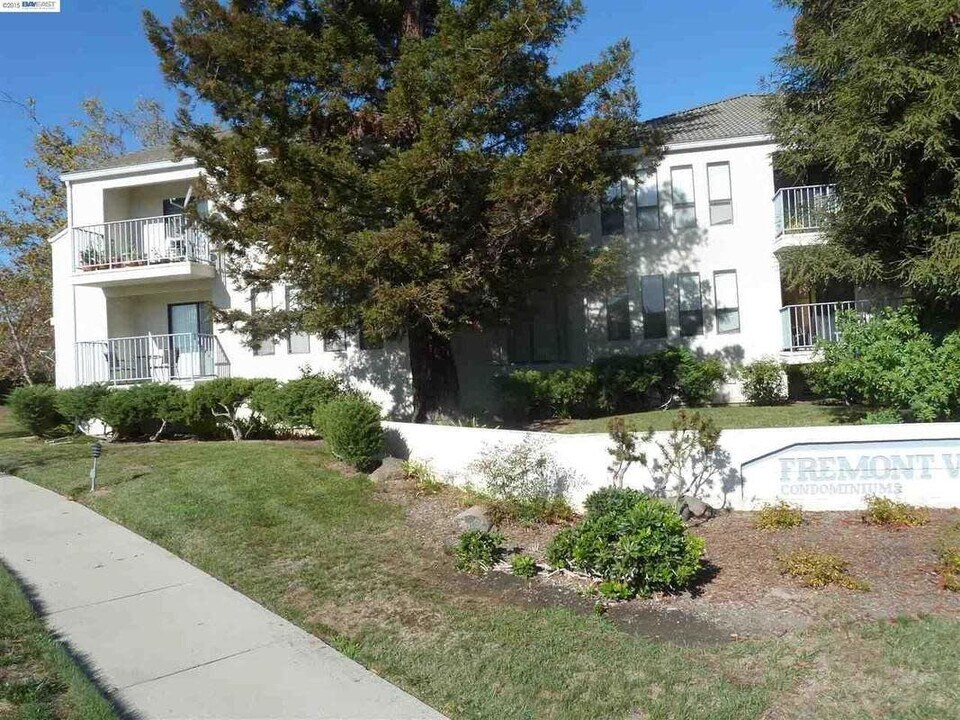 39455 Albany Common in Fremont, CA - Foto de edificio