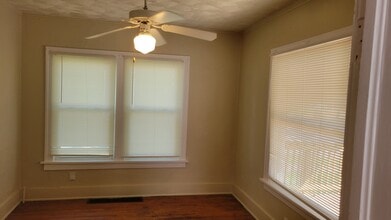 807 N Prospect Ave in Champaign, IL - Building Photo - Building Photo