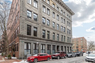 142 Commercial St in Boston, MA - Building Photo - Building Photo
