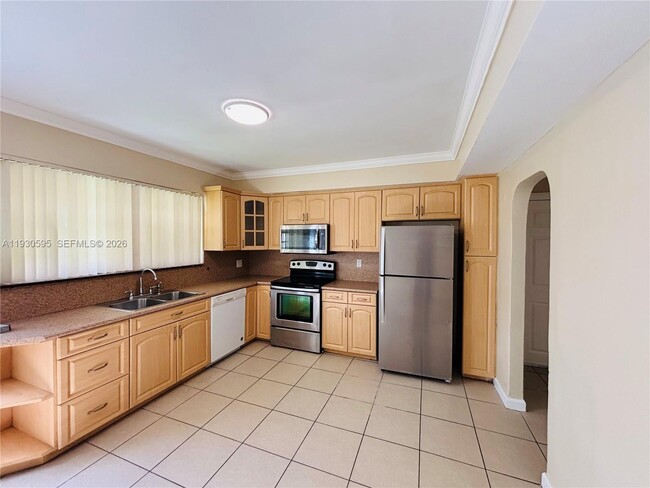 property at 724 Moffett St