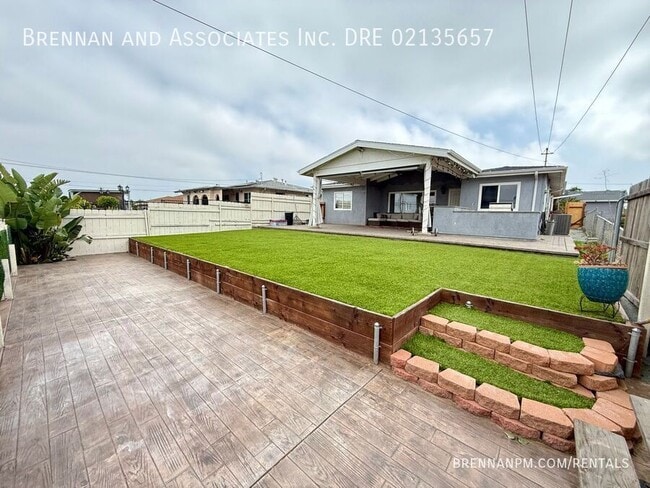 property at 2585 Deauville St