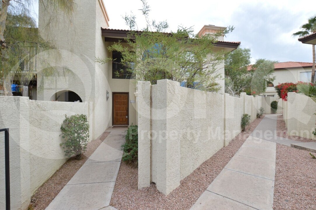 5054 E Siesta Dr in Phoenix, AZ - Building Photo