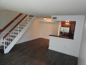 8660 NW 5th Terrace in Miami, FL - Building Photo - Building Photo
